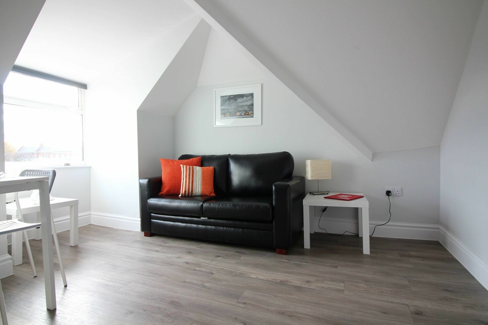 Diamond - Southbourne Grove 5 *
