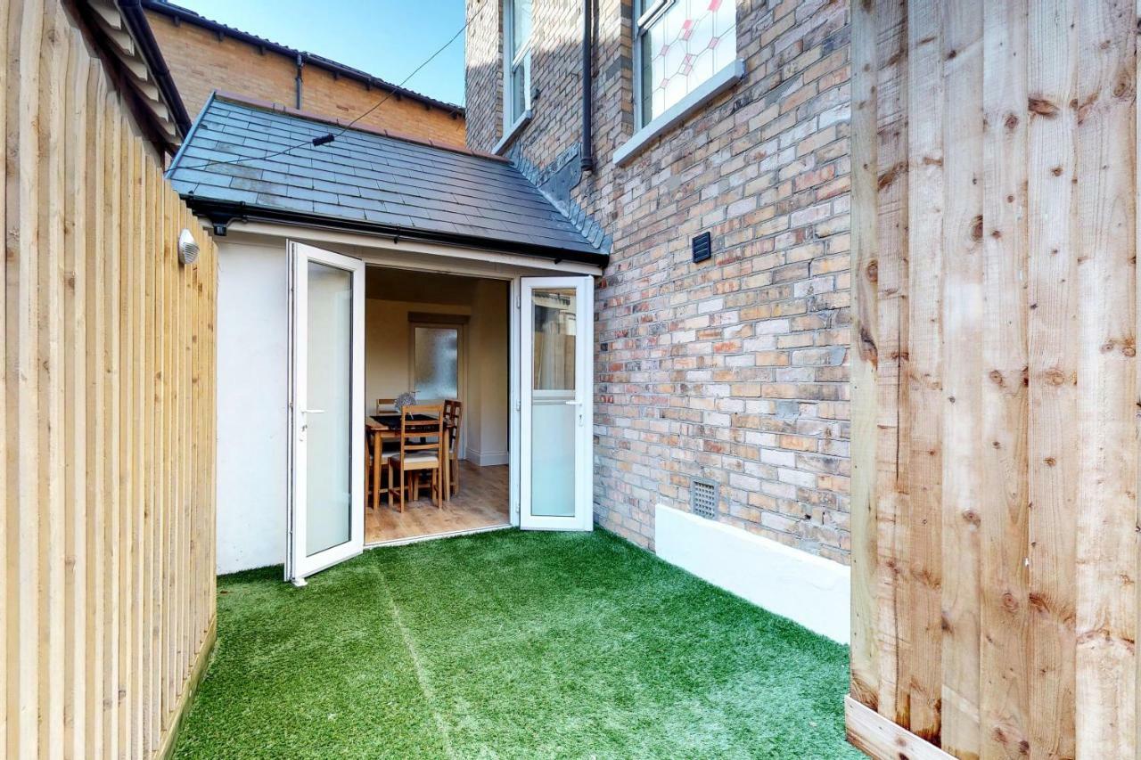 Apartment Superb 2 Beds 2 Baths New W/ Garden+patio