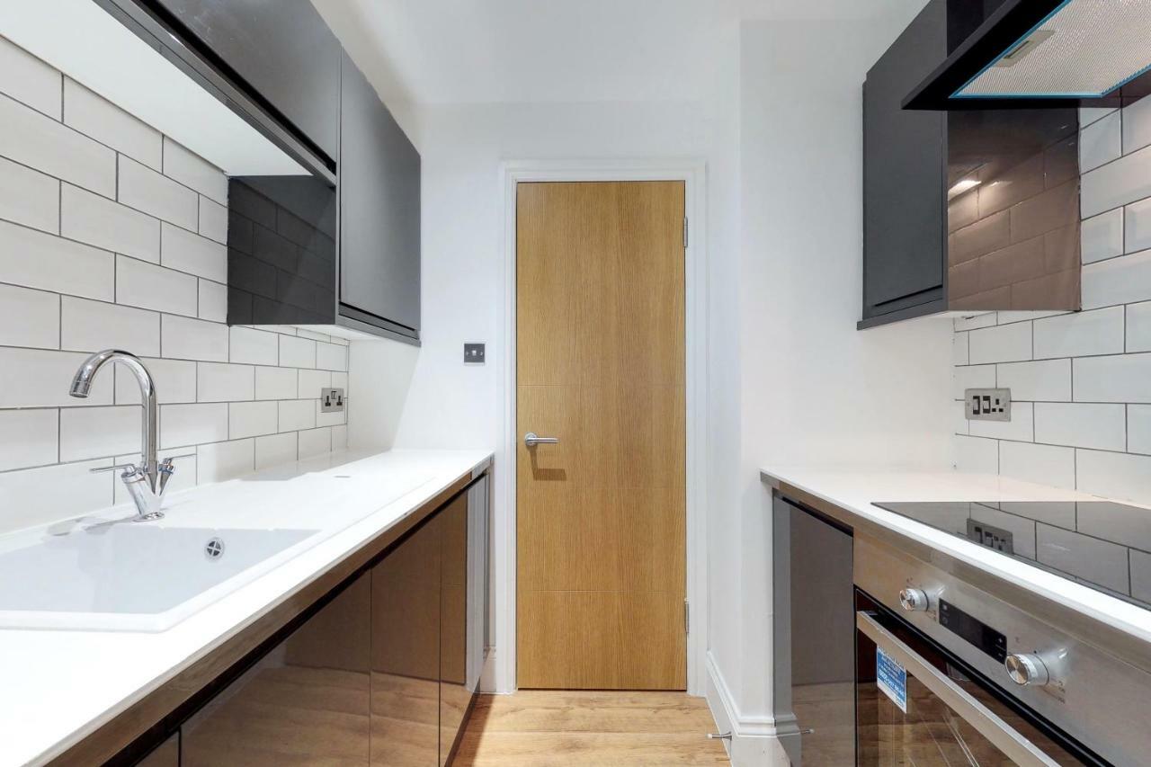 Apartment Superb 2 Beds 2 Baths New W/ Garden+patio Bournemouth