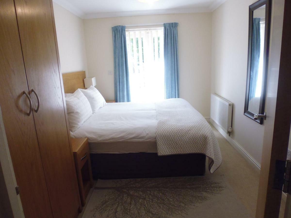 Walking Distance To , Close To Town Center *