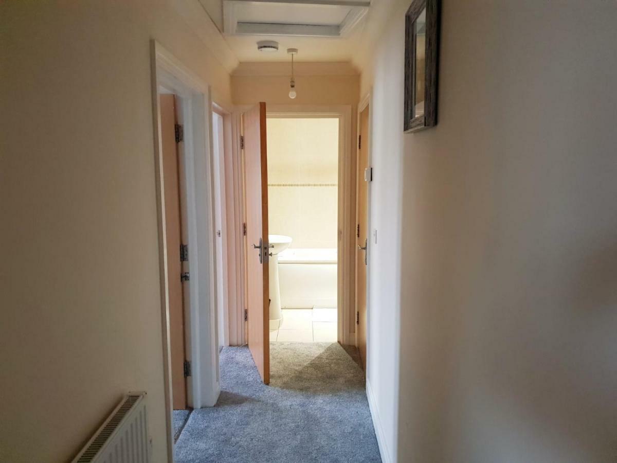Flat 2 94a Gladstone Road East *