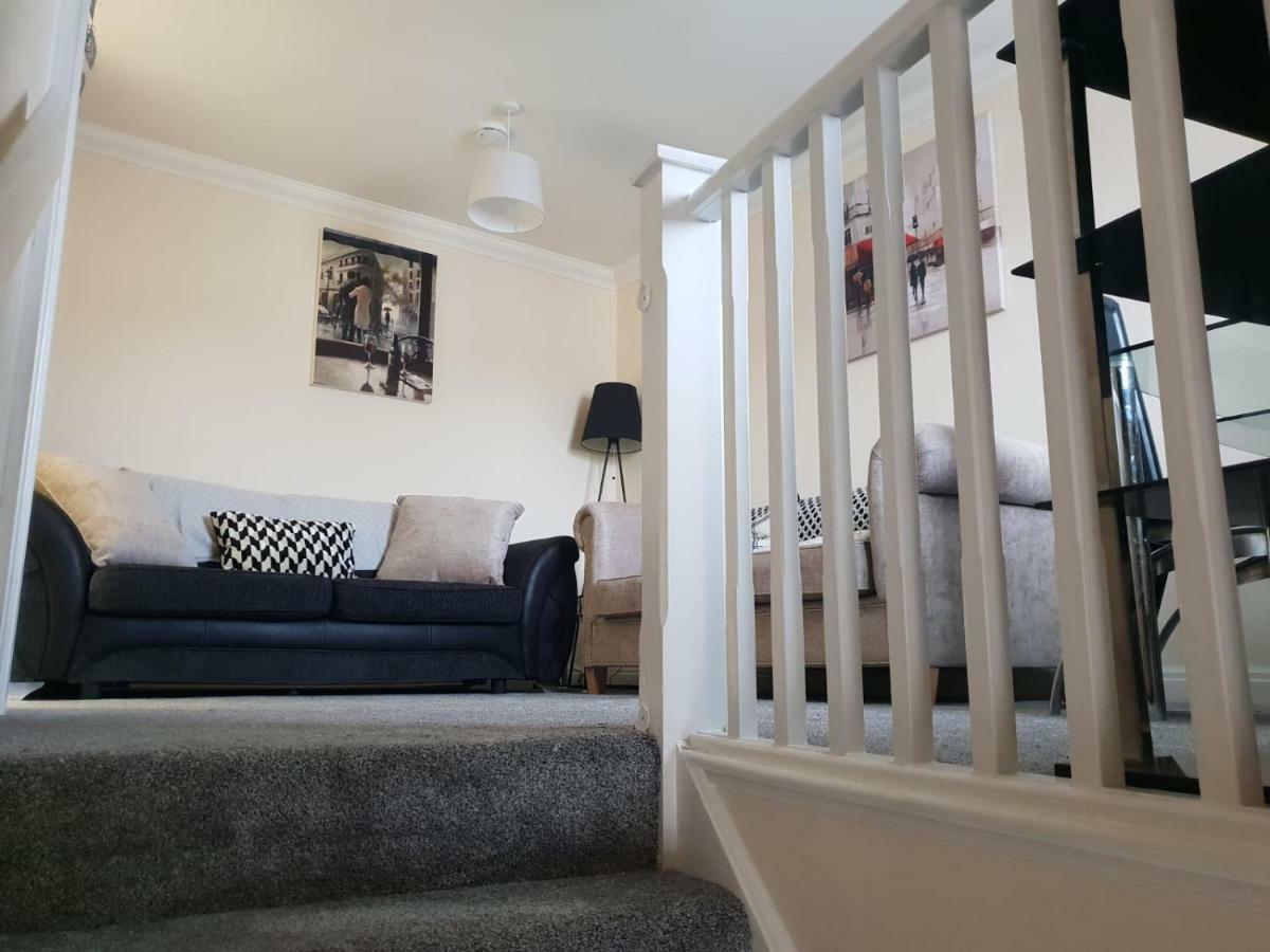 Flat 2 94a Gladstone Road East Apartment