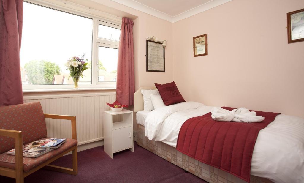 Denewood Guest house 3*
