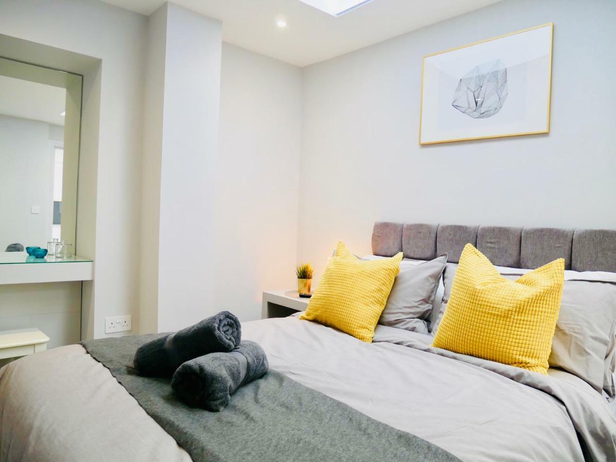 Apartment Stunning Sea View Near The Beach, & Poole *