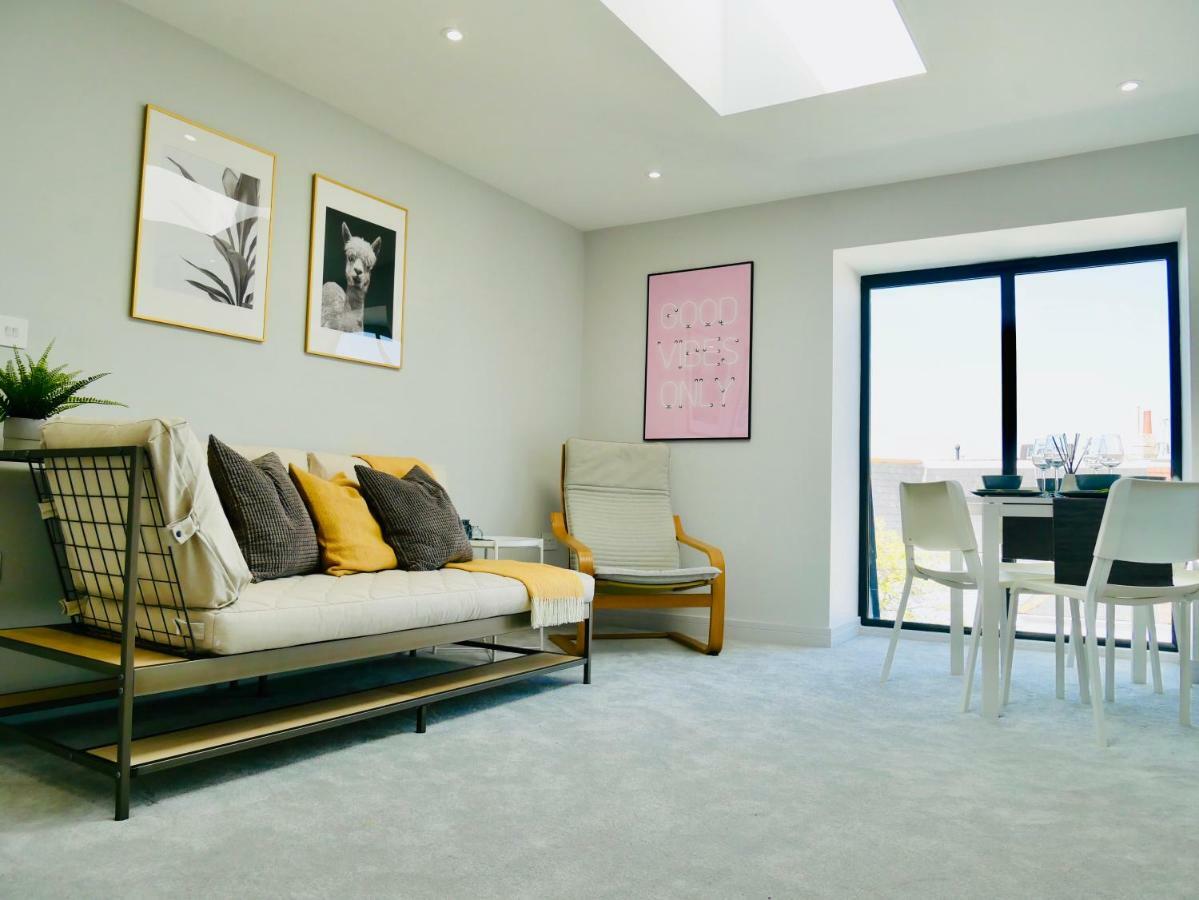 Stunning Sea View Near The Beach, & Poole Apartment