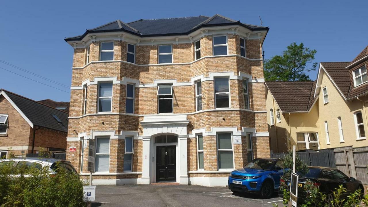 Apartment Superb 2 Beds 2 Baths New W/ Garden+patio