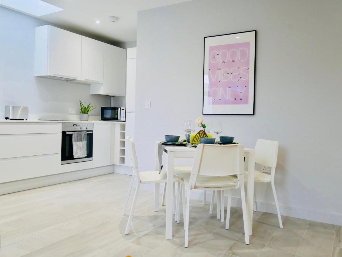 Beautiful Brand New Near The Apartment *