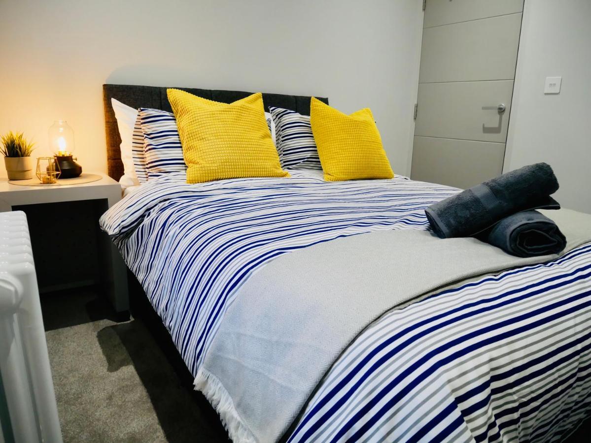 Beautiful Brand New Near The Apartment Bournemouth
