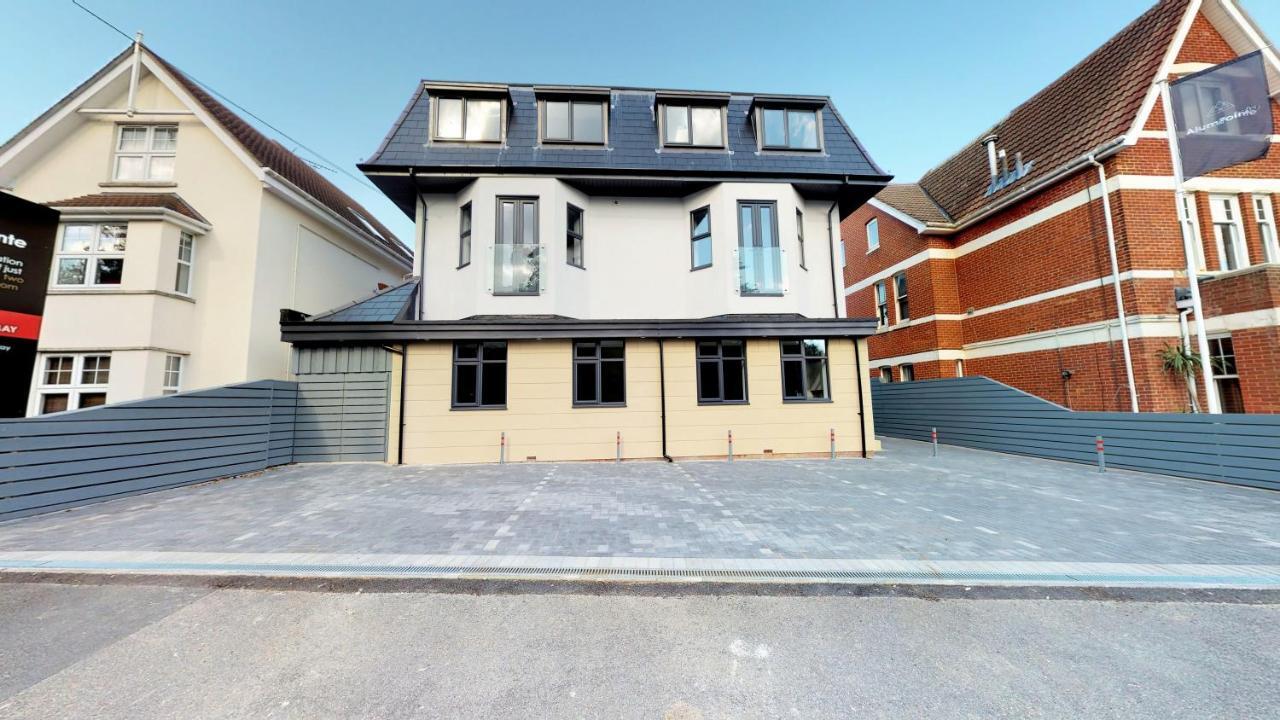 Beautiful Brand New Near The