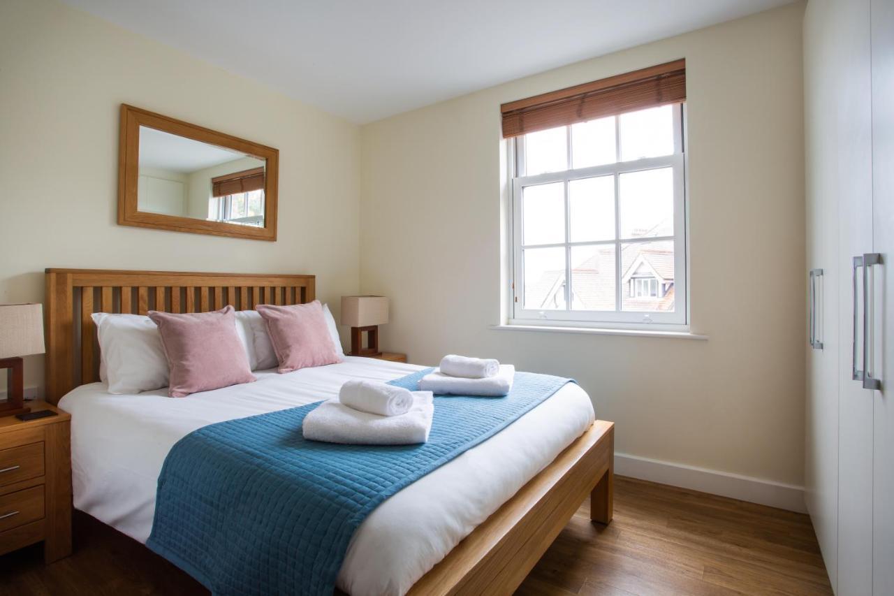 Exchange Building By Viridian Apartment *