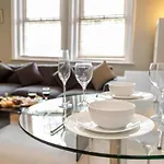 Cosy Urban Oasis - Quirky 2-Bed Town Centre Apartment
