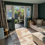 Private Room, Shared Bathroom With One Other, Tea And Coffee Making Facilities, Mini Fridge And Hairdryer, King Sized Bed With Help Yourself Continental Breakfast In Secluded Modern Property With Parking