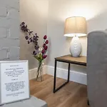3-Bedroom House L Fast Wi-Fi L Garden L Newly Decorated L Close To Shops And Restaurants