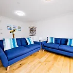 Stunning 3 Bed Townhouse: Westbourne With Parking