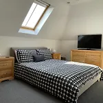 No 7 Woods View