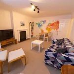 Quirky 1 Bedroom Apartment In Boscombe
