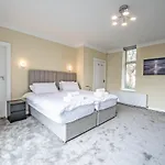 The Manor - Large Luxury Home In Bournemouth - Sleeps 12+