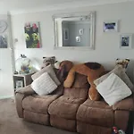 Captivating 1-Bed Apartment In Bournemouth