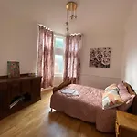 Seaside Rentals Bournemouth Centre - Large 3Br, Wifi, Beach 8 Min Walk