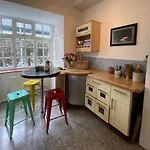 Ingledene A Spacious Family House