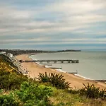 Luxury 3 Bedroom Apartment Close To Beach, Bournemouth & Meyrick Park