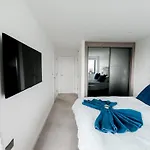 Brand New Beachfront Ground Floor With Garden 2 Bed Apartment 6 Guests