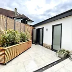 Tiny Home, Boscombe Manor