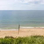Modern 2 Bed, Cliff Top & Parking, F6