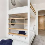 Modern 2 Bed, Cliff Top & Parking, F6