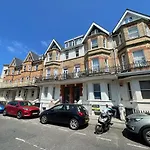 Town Centre Studio Apartment