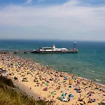 Student Only Zeni Students En-Suites In Bournemouth
