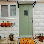 Lovely Cosy Annex By The Sea