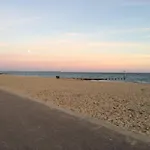 Apartment In Boscombe Close To Beach