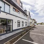 Modern 1 Bed, Close To Beach And Highstreet