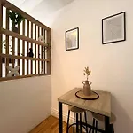 Flat 12, 10 St John\'S Road