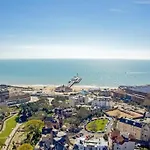 Bournecoast: Modern Flat With Sea Views - Fm6194