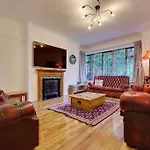 Craig Side Villa With Hot Tub