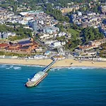 Bournecoast: Bungalow Near River And Beach -Hb5845