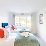 Stunning Sea View 2 Bedroom Sleeps 6- Free Parking