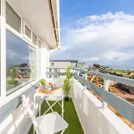 Breath Taking Sea View 2 Bedroom Sleeps 6- Parking