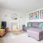 Panoramic Sea View Apartment Sleeps 4-Free Parking