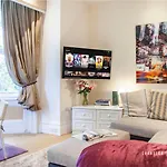 Treetop Suite By Grandeur Property