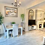 Sea View Three Bed Detached Home - With Parking - Next To Beach!