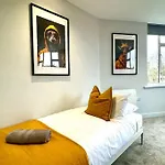 Bournemouth 3Br Escape: Close To Beach & Town!