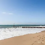 Driftwood By Grandeur Property