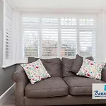 Bournecoast: Spacious Flat Near Beach/Shops-Fm9586