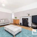 Bournecoast: Spacious Flat Near Beach/Shops-Fm9586