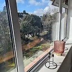 Spacious 2 Bedroom 5 People Near Bournemouth Beach