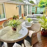 Large Family Home With Hot Tub - Sky Sports - Water Bed - Free Parking