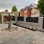 Bournecoast Family Home With Garden -Wifi -Hb8530